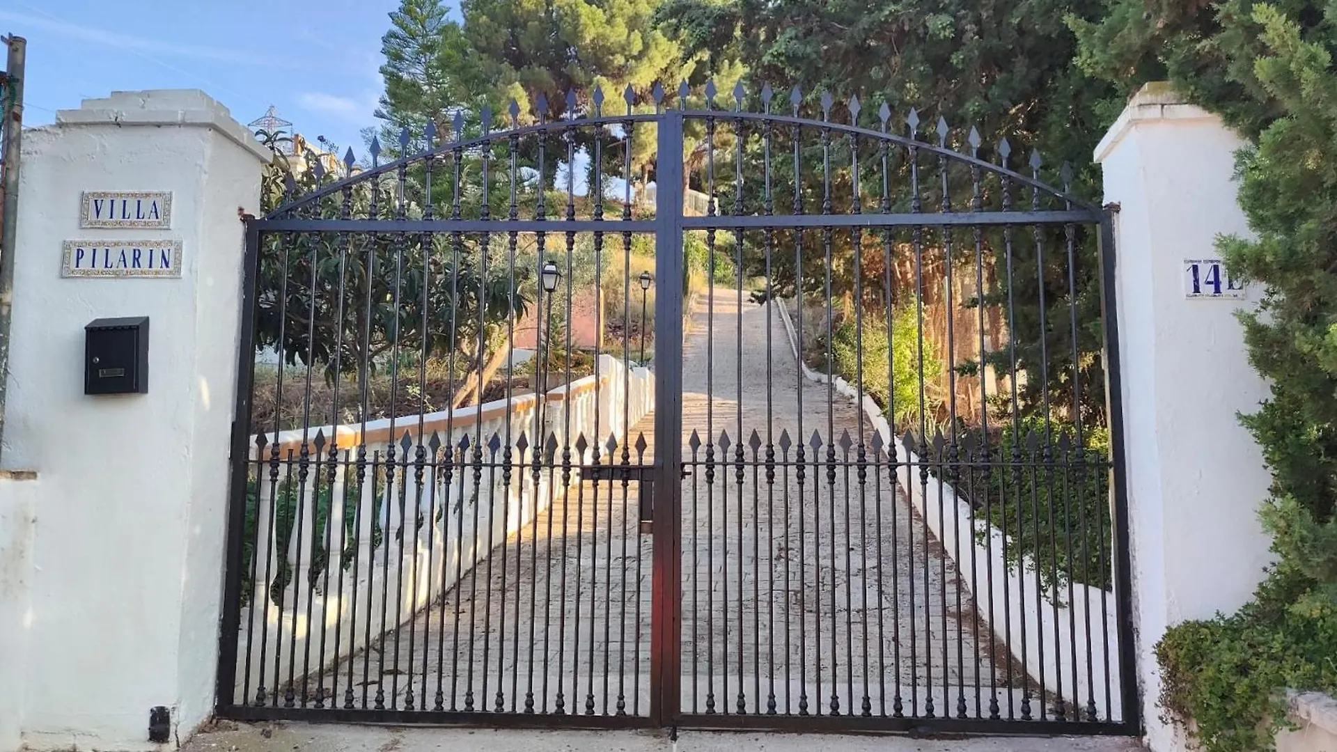 Villa Pilarin Малага 0*,
